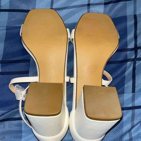 NEW Elegant White Block Heel Sandals Size 8.5 - Picture 7 of 7